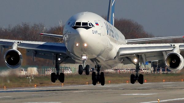 Широкофюзеляжный дальнемагистральный самолет Ил-96-400М