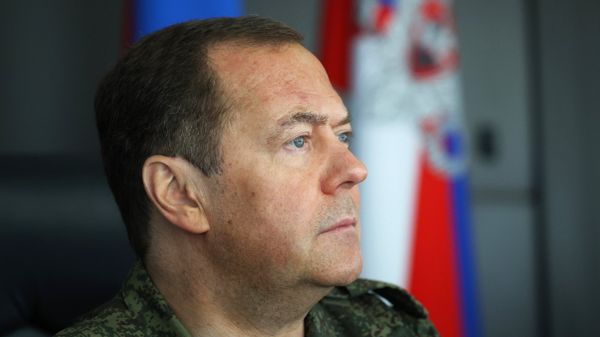 Зампред Совбеза РФ Д. Медведев посетил полигон Алабино