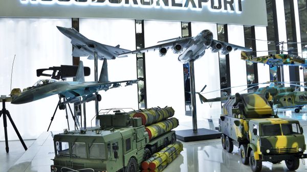 Авиакосмический салон Dubai Airshow 2021