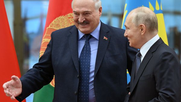Президент РФ Владимир Путин и президент Белоруссии Александр Лукашенко