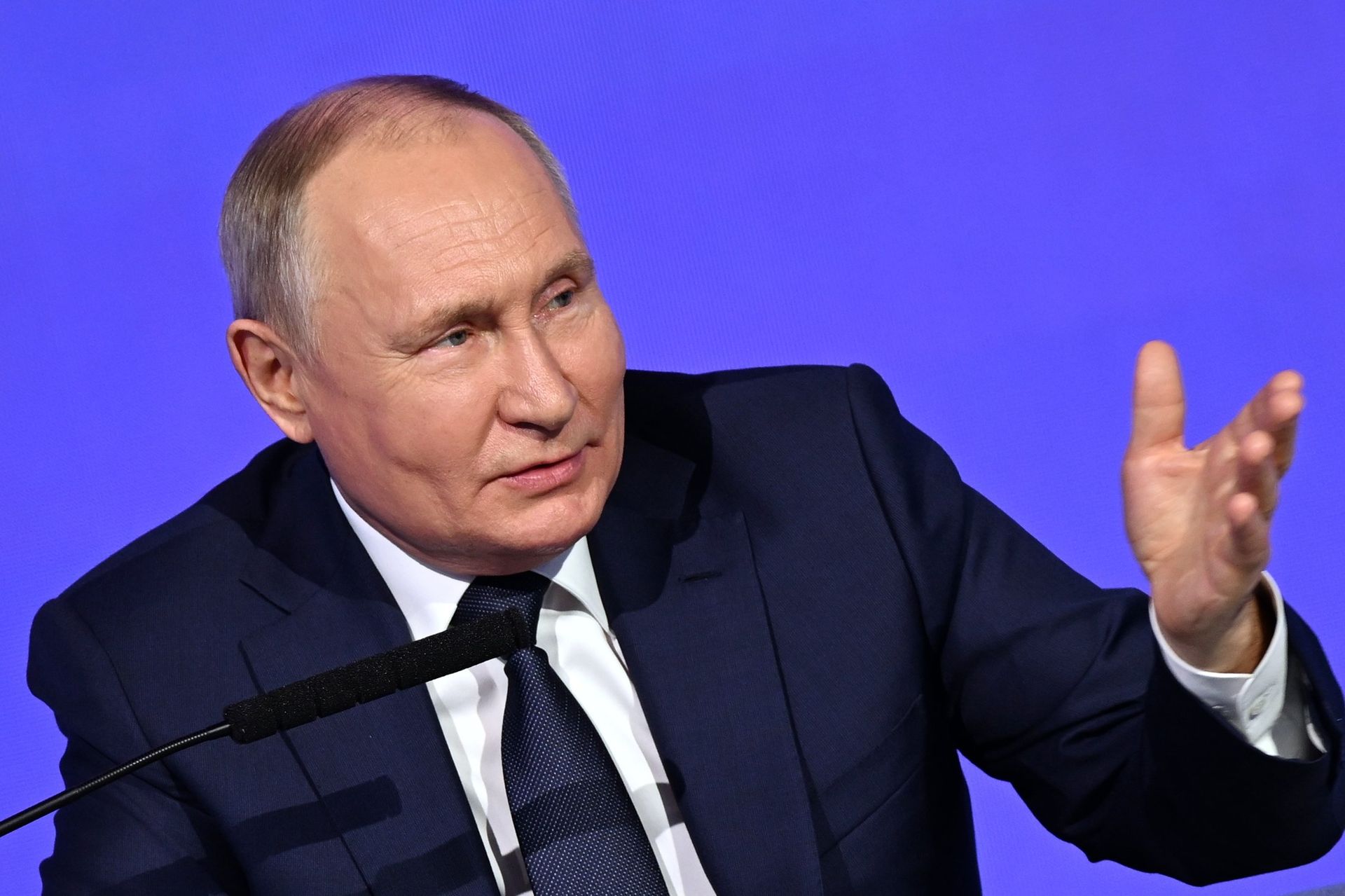 Президент РФ В. Путин посетил конференцию по искусственному интеллекту AI Journey - ПРАЙМ, 1920, 07.12.2023
