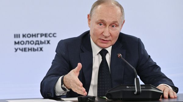 Президент РФ В. Путин посетил III Конгресс молодых ученых