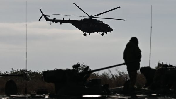 Подготовка экипажей БТР и БМП на полигоне в тыловом районе СВО