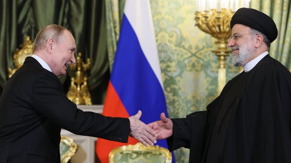 Встреча президента РФ В. Путина и президента Ирана Э. Раиси