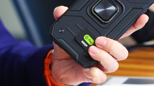 Презентация работы стикеров SberPay в Калининграде
