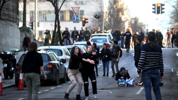 Протесты в Белграде против результатов выборов в Сербии