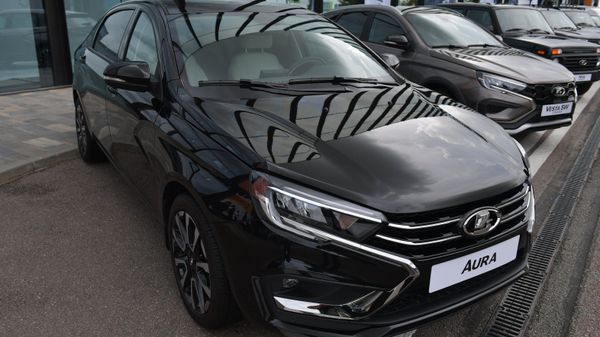 Lada Aura