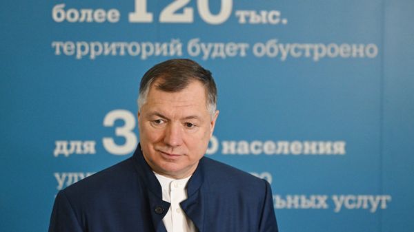 Выставка Россия. Заместитель Председателя Правительства РФ Марат Хуснуллин осмотрел экспозиции Минстроя РФ Строим будущее и Минтранса РФ Россия в движении