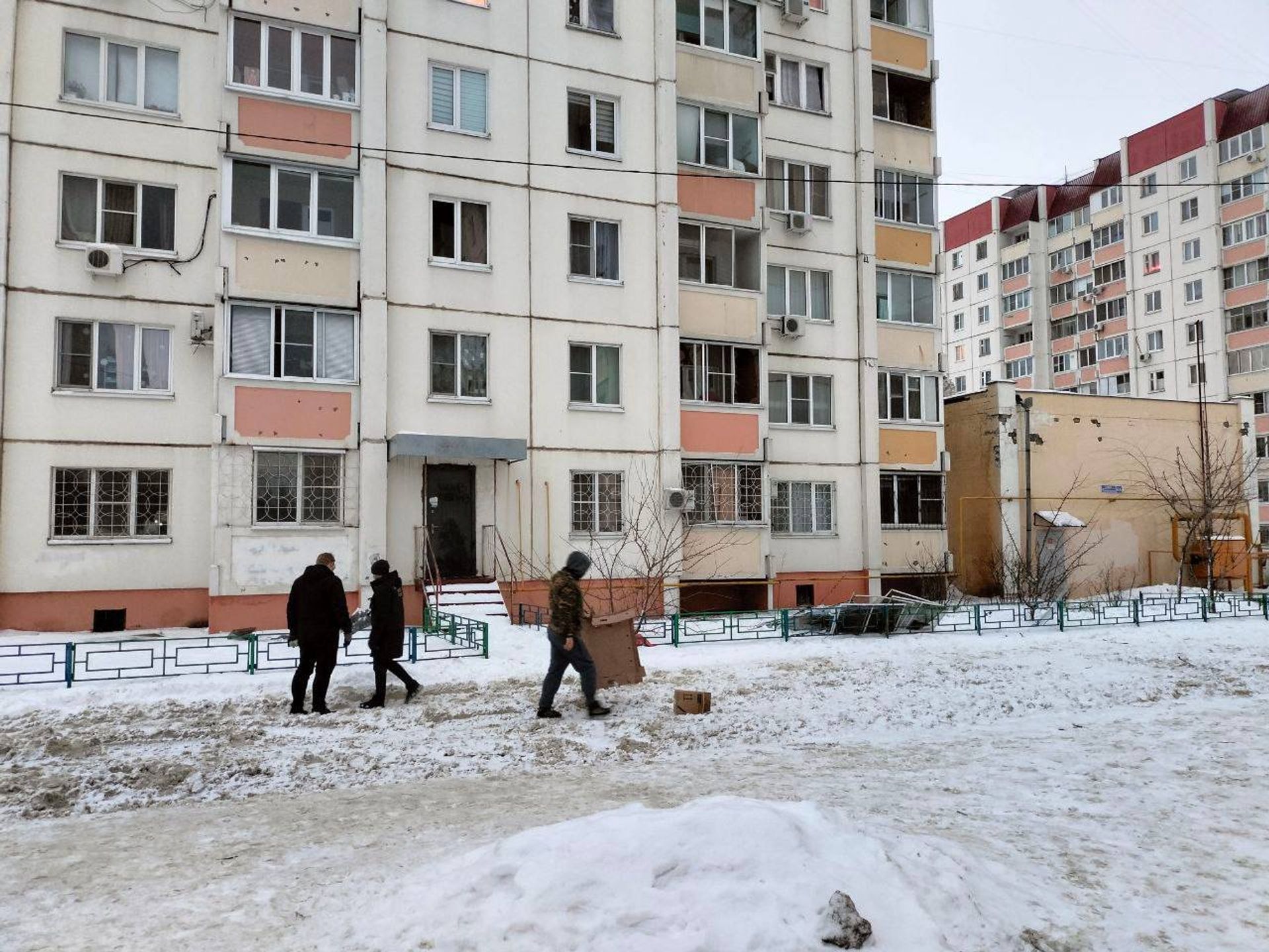 Многоквартирный дом, поврежденный в результате атаки БПЛА в Воронеже - ПРАЙМ, 1920, 16.01.2024