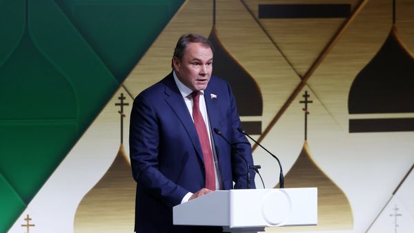 Сопредседатель Московского регионального отделения ВРНС, вице-спикер Госдумы РФ Пётр Толстой
