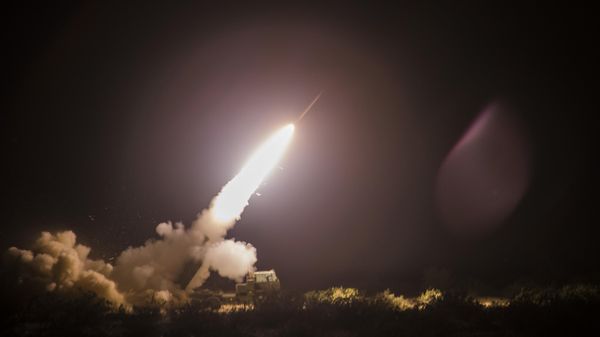 Ракетный пуск с установки HIMARS