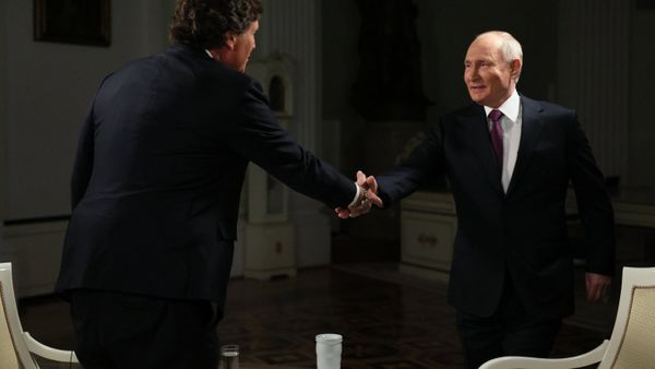 Интервью Владимира Путина американскому журналисту Такеру Карлсону