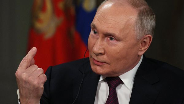 Президент РФ Владимир Путин дал интервью американскому журналисту Такеру Карлсону