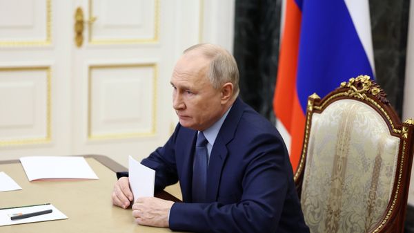 Президент РФ В. Путин провел совещание по экономическим вопросам