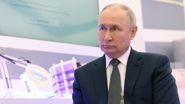 Президент РФ В. Путин ответил на вопросы журналиста П. Зарубина