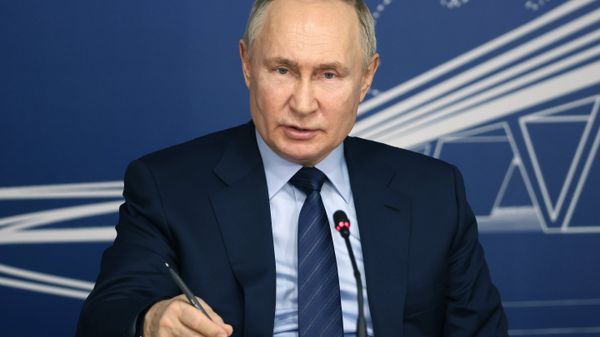 Рабочая поездка президента РФ В. Путина в Свердловскую область