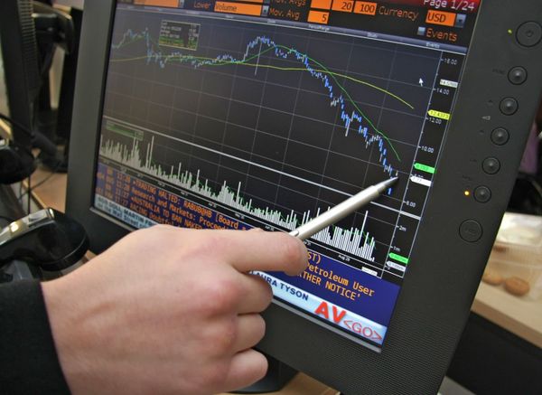 Московская биржа с 3 сентября введет допкомиссию для гиперактивных торговых роботов