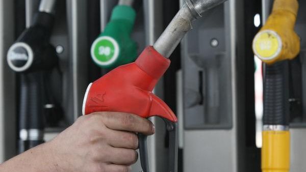 Бензин в РФ за неделю подорожал на 0,2%, дизтопливо на 1,1% - Росстат