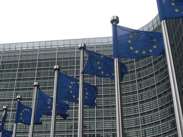ЕК прогнозирует рост ВВП РФ в 2012 и 2013 гг на уровне 3,7% и 3,9%, лучше прогноза МЭР