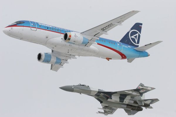 ВЭБ может открыть кредиты до $2,5 млрд зарубежным покупателям лайнера SSJ 100 - Медведев