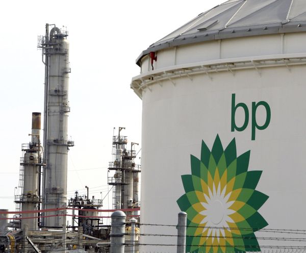 Совет директоров BP одобрил продажу 50% ТНК-ВР российской Роснефти за $27 млрд - газета