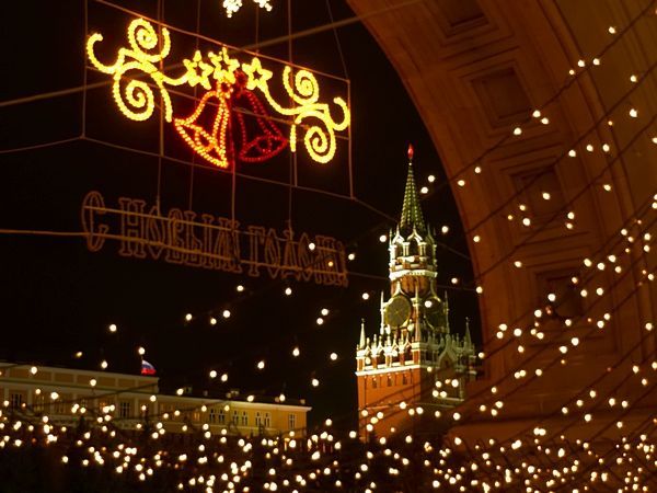 В 2013 г россияне на Новый год будут отдыхать 10 дней, на Первомай - 5 дней и на 9 мая - 4 дня