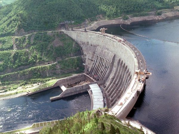 Плотина ГЭС