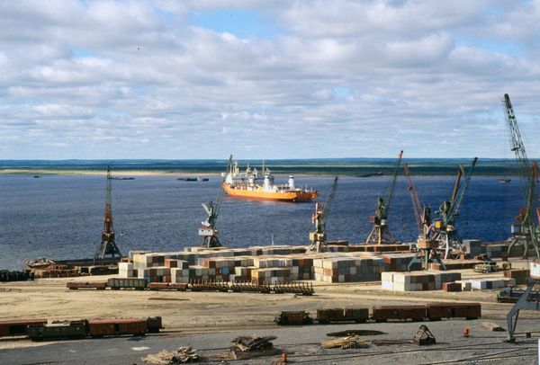 Нижегородский теплоход построил для Норильского никеля второй ледокольный буксир