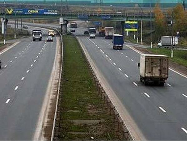 Затор образовался на трассе М-4 Дон в Ростовской области из-за снегопада Затор образовался на трассе М-4 Дон в Ростовской области из-за снегопада