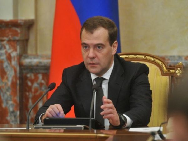 Зарплаты учителей повысят до среднего уровня по регионам до конца года, подтвердил премьер