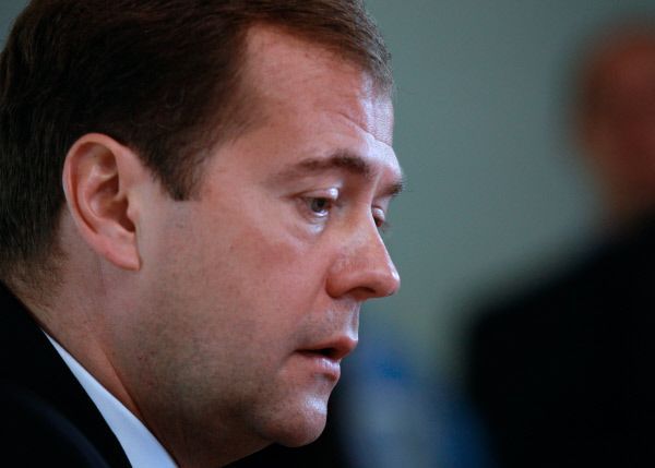 Медведев одобрил соглашение между РФ и Казахстаном о порядке пребывания граждан двух стран